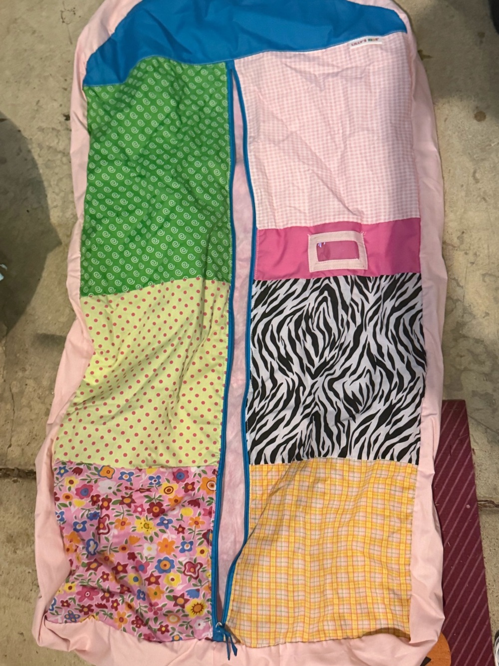 Lillys Kids garment bag